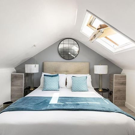One Bedroom Duplex Apartment Located In Cowley. オックスフォード エクステリア 写真