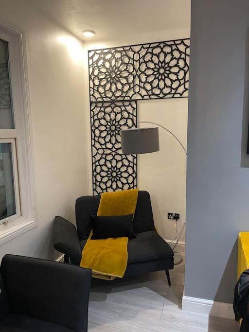 One Bedroom Duplex Apartment Located In Cowley. オックスフォード エクステリア 写真